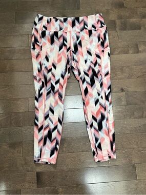 Torrid Chevron Active Leggings - Pink/Black/White